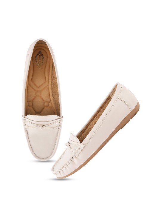 Shoetopia Women Solid Slip-On Loafers- NestShobha