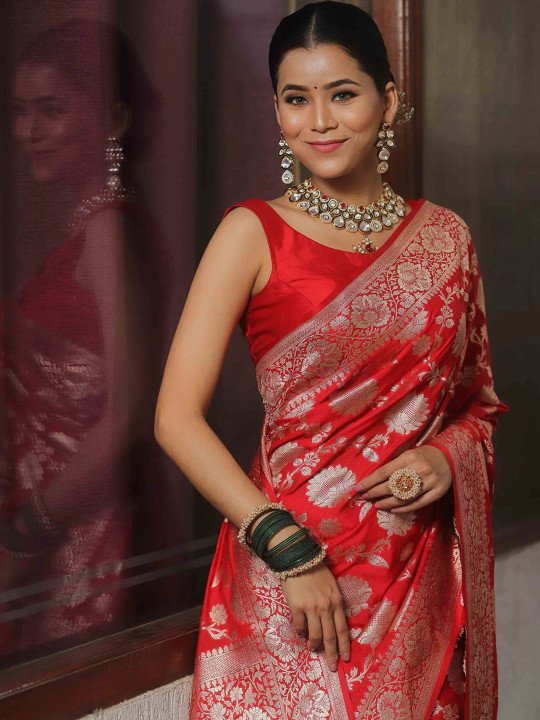 Red Zari Woven Banarasi Silk Saree - Image 4